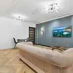 Retro Luxury 1br *